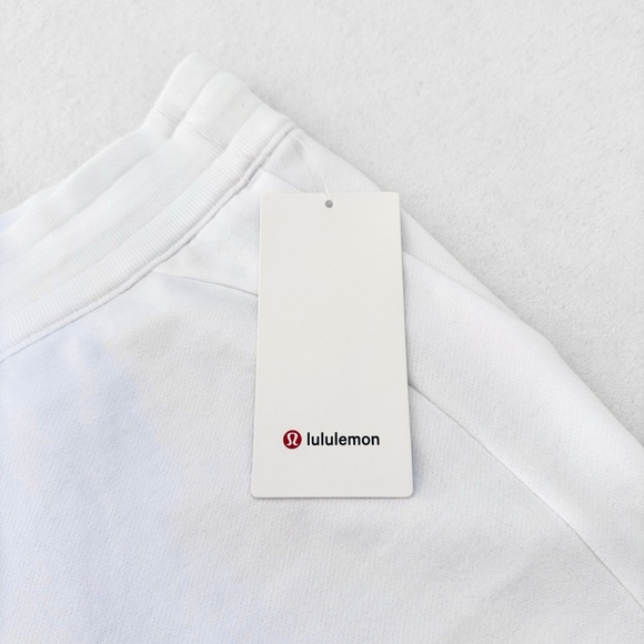 NWT Lululemon Scuba High-Rise Short 5” – White – Size 8 - Picture 6 of 7